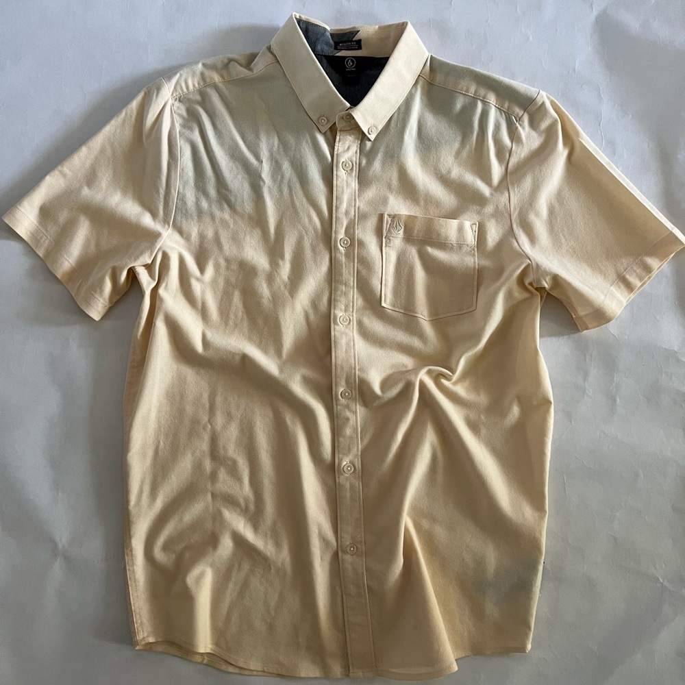 Volcom Short Sleeve Button Down - salmon - Large